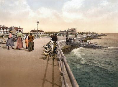 New East Parade Bognor - 25 x 19cms Fabric Topped Mouse Mat