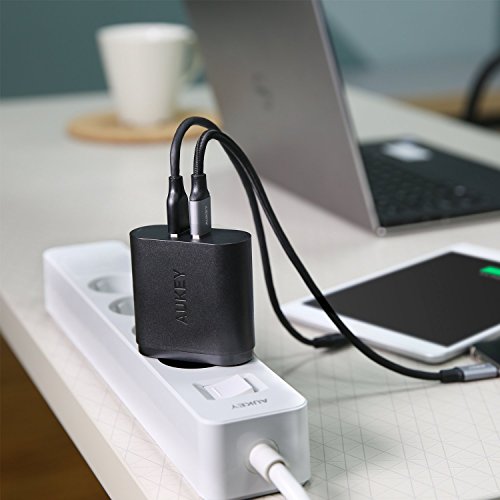 AUKEY Quick Charge 3.0 Caricabatterie USB da Muro 39W Due porte Caricatore USB per Samsung Galaxy S8/Note 8, iPhone X/8/8 Plus, iPad Pro/Air, HTC 10, LG G5/G6, e altri Smartphone e Tablet