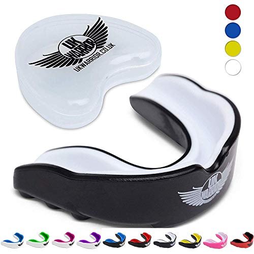 UK Warrior UKWARRIOR.CO.UK Protector bucal para Deportes de Contacto, Rugby, Artes Marciales, Karate, Rugby, MMA, Boxeo, Hockey, fútbol, Protector bucal, Negro/Blanco, Adult (7> Years Old)