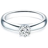 Este anillo solitario será el anillo perfecto para una propuesta de matrimonio. Haz la pregunta más importante de tu vida al estilo «Desayuno con diamantes». Un anillo de compromiso de este estilo es el regalo n.º 1 para un compromiso. Este anillo es también ideal para aniversarios o como regalo de Navidad para tu esposa, amiga, madre, hermana o simplemente para una mujer a la que le guste. Sorprende a las mujeres que quieras con este anillo Tresor 1934.