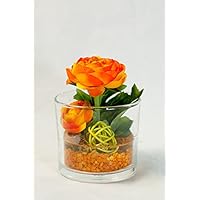 Tischgesteck mit orangefarbenen Ranunkeln im Glas-Tischdeko mit künstlichen Blumen