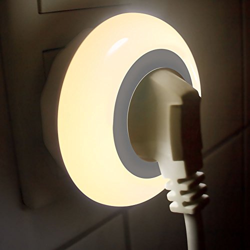 LED Steckdose Nachtlicht mit Dämmerungssensor Emotionlite Nachtlampe Kinder Schützen Steckdose Orientierungslicht Stimmungslicht Mehrfarbig (Grün, Blau, Warmweiß) Auswechselbar Helligkeitssensor 0.6W Max. 3680W 16A - 7