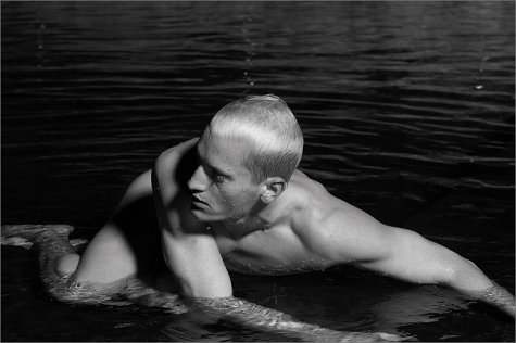 Karl Lagerfeld: Waterdance/Bodywave