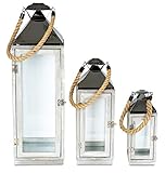 Die Dekoelemente sind im Shabby Chic und Landhausstil gehalten