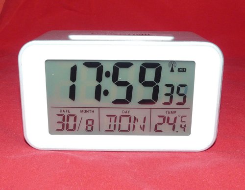 Funkuhr mit Thermometer Funkwecker Wecker Uhr in Silber (SN4491W) - 2