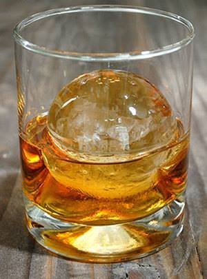 BarLife „Icy Balls“ – Die trendige Eiswürfelform aus Silikon zum Erstellen von Ice Balls. Kühlen Sie Ihr Getränk mit unseren Eiskugeln bis zu 10 mal länger (6er) - 9