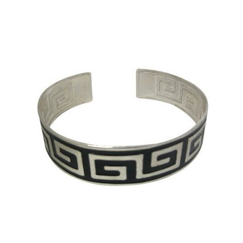 Choker with Unique Design