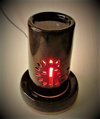 Pure Source India Electric Aroma Diffuser and 10 ML Night Queen Aroma Oil Size Is 6 x 9 Inch (Clay Lamp) RS.799 (69.00% Off) - Amazon