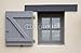 Produktbild Alu-Dibond-Bild 80 x 50 cm: "Modernes Fenster und einflügeliger Klappladen aus Holz in Grau", Bild auf Alu-Dibond