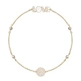 Este concepto nuevo e innovador utiliza un cierre magnético invisible que permite incorporar otras piezas de la Swarovski Remix Collection para crear looks personalizados una y otra vez.