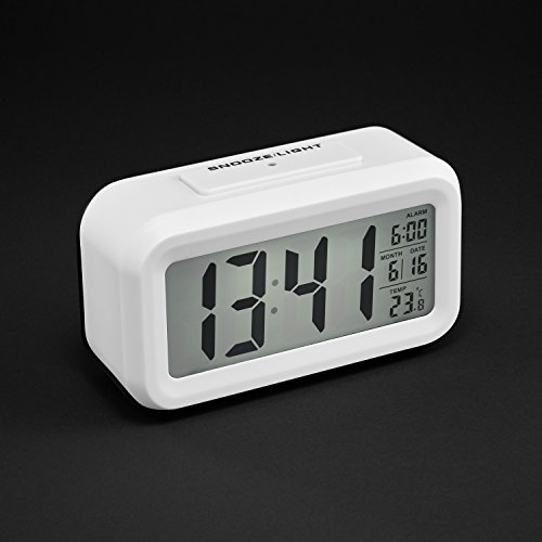 iProtect batteriebetriebener Digital-Wecker mit extra großem Display, Snooze, Datumsanzeige, Temperatur und Lichtsensor in weiß - 3