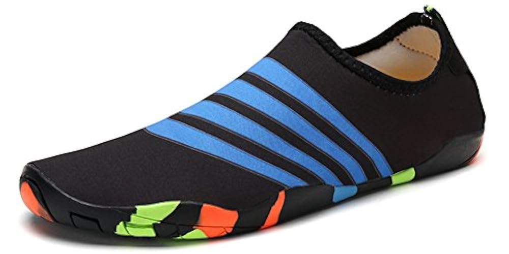Акваобувь для бассейна. Аквашузы мужские adidas. Кроссовки быстросохнущие. Ботинки декатлон nh 100. Акваобувь naturehike.