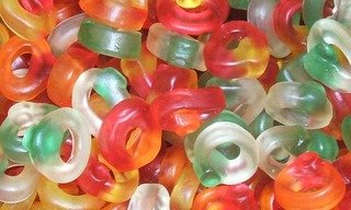 Preisvergleich Produktbild Kingsway Freundschaftsringe 250 Grammm Packung (1 / 4 Kilo)