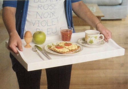 Holz Serviertablett in weiß mit Beinen – stehendes Tablett – auch als Beistelltisch ideal - 2