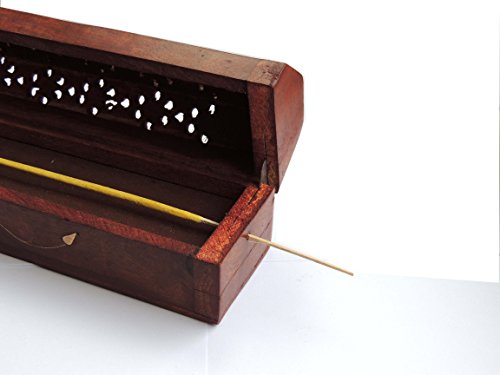 confronta il prezzo Wooden Incense Joss Stick Cone Holder smoke Box + 10 INCENSE CONES by Simply essential miglior prezzo