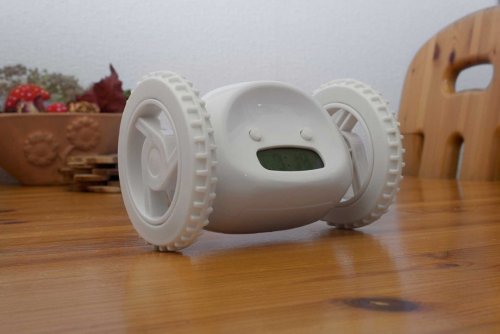 Der fliehende, rollende Wecker – rollender, wegrollender Alarmwecker - 2