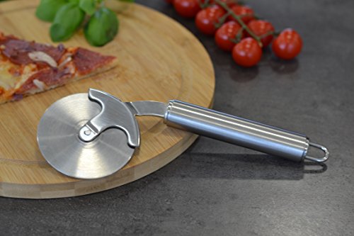 ZEISIG Premium Pizzaschneider, Pizzaroller, Flammkuchenschneider, Pizzarad, Edelstahl, spülmaschinengeeignet, mit ergonomischem Griff, Fingerschutz und praktischer Öse zum Aufhängen, Profi Pizzacutter - 7
