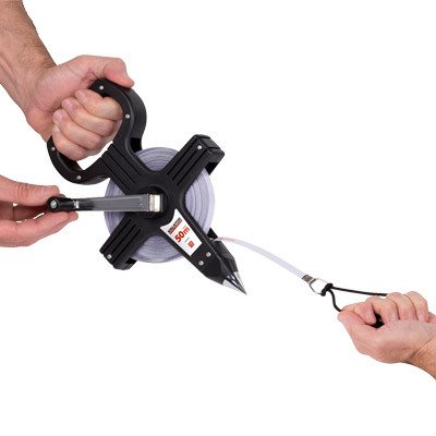 KRT702050 Maßband 50 Meter Rollmaß Rollmeter Bandmaß Stahlband mit Messspitze und ergonomischen Handgriff ausklappbare Metallkurbel - 3