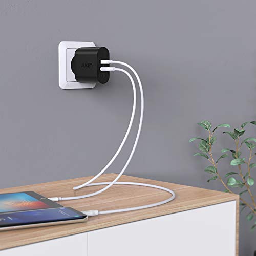 AUKEY Quick Charge 3 0 USB Chargeur Secteur 2 Ports 39W Chargeur Mural Universel pour Samsung Galaxy S8   Note 8  iPhone X   8 8 Plus  iPad Pro Air  HTC 10  LG G5   G6 etc   Noir 