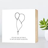 Freundschaft - Freunde sind Familie ★ einzigartiges Holzbild 15x15x2cm zum Hinstellen und Aufhängen, echter Fotodruck mit Spruch auf Holz - schwarz-weißes Wand-Bild Aufsteller Holz-Schild Wandschild Holzdeko zur Dekoration im Büro und Zuhause oder als Geschenk Mitbringsel Geschenkidee zum Geburtstag Umzug Einzug für die beste Freundin ... Poster Kunst-Druck Home Deko