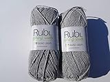 lanas rubi natural composición: 100% algodón peso/longitud: 100 g, aprox 187 m agujas: tricotar 4, crochet 4 mm labor: 10 x 10 cm = 19 puntos x 34 vueltas tratamiento:lavado a máquina, máx 40 °c/ no planchar Un algodón para dar a tus creaciones un aspecto rústico Lo natural está de moda y este algodón reciclado dará a tus labores el aspecto rústico que buscas. Hilado con algodón 100% reciclado, le confiere una textura rústica que se refleja en la naturalidad de las tonalidades de sus 16 colores. Fácil de tejer,