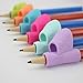 Produktbild htfrgeds 3 Stück Kinder Bleistifthalter Stift Schreiben Grip Haltung Korrektur Werkzeug für Bleistifte Zufällige Versendung, Macaron-Farbe Candy Color, Kindergarten, Waisenhaus, Geschenk
