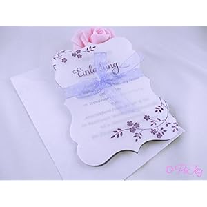 Eine Einladungskarte zur Hochzeit, Taufe, Geburtstag mit Blumenornamenten