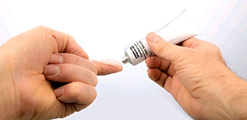 Beaphar-Baume-pour-les-coussinets-plantaires-soin-des-pattes-chien-et-chat-40-ml