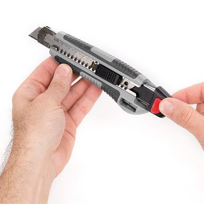 KREATOR Cuttermesser Teppichmesser 18mm Abbrechklinge mit Auto Lock Funktion 5x Ersatzklingen Autoload und Bleistiftspitzer im Griff – KRT000304 - 4