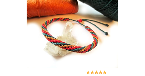 Bracelet brésilien en fil marron camel rouge et vert tissage rond  tissé/tressé main en macramé avec du fil ciré.  Amitié/Bohème/Unisexe/Surf/Bijoux/Ajustable : Amazon.fr: Produits Handmade