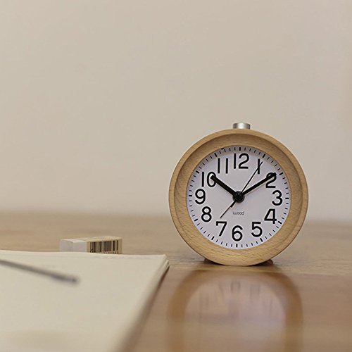 Jinberry Retro Lautlos Analog Runde Holzwecker / Handgemacht Vintage Tischuhr mit licht Nachtlicht, Snooze Funktion und Sanfter Weckton, 4 Zoll Lautlos Analog Quarz ohne Ticken Schleichende Sekunde Wecker – Weißbirke - 2