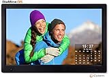 Transparente Kalender-Uhr, Diaschau mit dezenter Kalenderansicht und Uhr (verdeckt nicht das halbe Foto), kann während der Diaschau ein- und ausgeschaltet werden. Diaschau mit 4 Fenster Foto-Collage, es können 4 Bilder geleichzeitig auf dem Display angezeigt werden. Vollbild-UHR (6 unterschiedliche Motive).