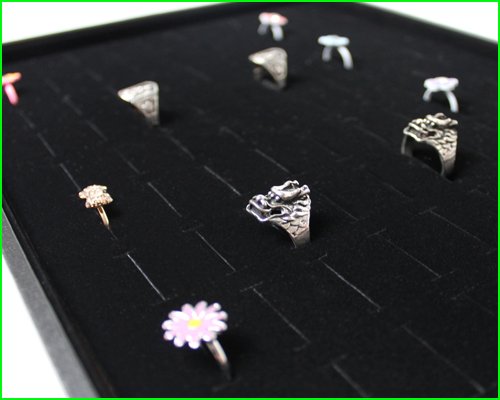 Yudu Samt -Vorlagebrett Schmucklade (mit 100 Schlitze für breite Ringe) - 2