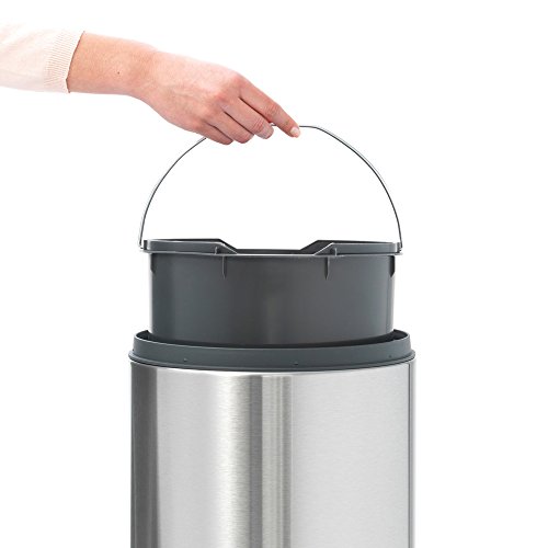 Brabantia 115462 Touch Bin New mit herausnehmbaren Kunststoffeinsatz, 30 L, Edelstahl, matt steel fingerprint proof, 32.8 x 32.8 cm - 4