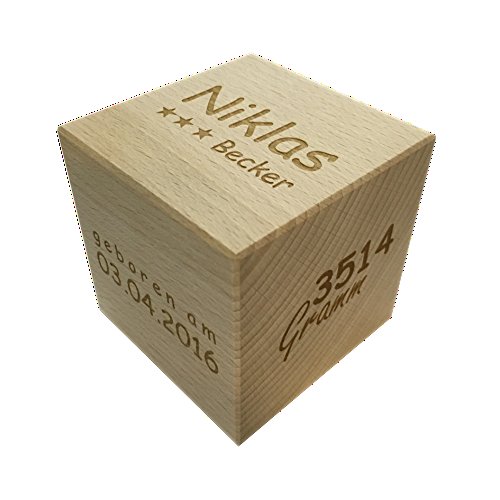 Holzwürfel Geburt mit eingravierten Daten des Babys - ein schönes Geschenk zur Geburt