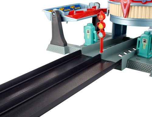 Disney Pixar Cars Radiator Springs Playset