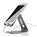 Produktbild iVoler Handy Halterung Aluminium Tablet Ständer Handy Halter Holder für Nintendo Switch, Tablets, iPad, und Smartphones, iPhone 7 / 7 Plus / 6S / 6 / SE / 5S / 5, Samsung Galaxy S8 und S8+, S7 edge, Huawei p9 lite und andere - Silber