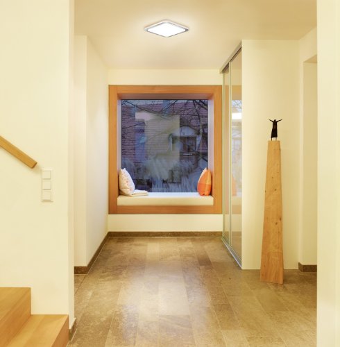 Steinel Sensor Innenleuchte RS LED D2 EVO, Deckenleuchte mit gebürstetem Edelstahlrahmen, 11 Watt Steinel LEDs mit 600 lm, unsichtbarer Bewegungsmelder mit 360° Hochfrequenz-Sensor und 3 – 8 m Reichweite, ideale LED Lampe für Flure, Dielen, Treppenhäuser und Bäder, 007928[Energieklasse A++] - 4