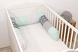 protector para cuna sin barrotes Este cojín protector para la cuna en forma de serpiente es ideal para proteger al bebé de los barrotes o como protector para la cabeza. También sirve para rellenar el espacio entre la cama de los padres y la cuna de colecho y, a la vez, lo protege de las corrientes de aire.