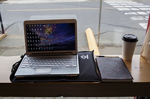 Aqua Quest Storm Laptop Tasche - 100  Wasserdicht - 11 inch  13 inch  15 inch  17 inch - Schwarz oder Rot  15 inch  Schwarz 