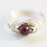KLassischer Edelstein-Ring mit facettiertem tiefrotem Granat und Silber / auch vergoldet oder goldfilled / jede Größe / Silber-Ring / Damen-Ring / Edelstein-schmuck / Granat-Schmuck