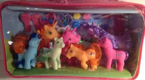 Pony Wonderland ** 4 Horses & 4 Unicorns in Case with Extras Items by PONY WONDERLAND
