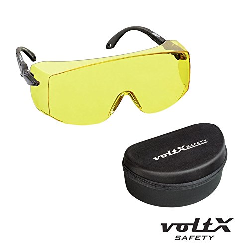 voltX 'OVERSPECS' Gewerbliche Schutzbrille für Brillenträger im Industriewesen mit Schutzhülle - CE EN166f zertifiziert (gelb Scheibe) - individuell anpassbarer Bügel - beschlagfrei, kratzfest, UV380 Schutz - Safety Overglasses