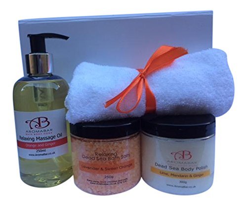 Spa Relaxing Pamper Kit 100% Natural Aromatherapy Gift Set with Orange & Ginger Body Massage Oil, Relaxing Bath Salts, Moisturising Body Polish and Spa Mitt