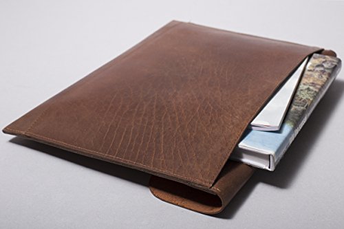 HOLZRICHTER Berlin Lederhülle für das Apple Macbook Pro Retina 15″ in camel braun. Hochwertige Sleeve Tasche aus Leder für das Macbook 15 Zoll - 4