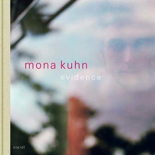 Mona Kuhn: Evidence livre