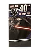 Esta divertida tarjeta de 40 cumpleaños de Star Wars con Darth Vader da la bienvenida al destinatario a la parte oscura, de lo contrario conocida como edad media.