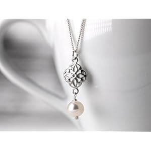 Zierliche Perlen-Kette / romantischer Perlen-Schmuck: 925er Sterling-Silber Gliederkette mit einem orientalischen Filigran-Element und echter Süßwasserperle