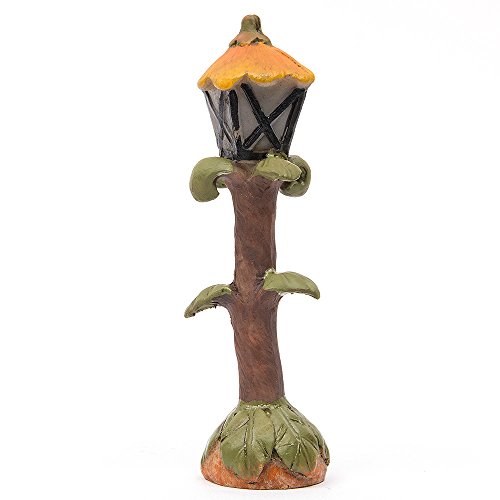 Fortag Miniatur Woodland Outdoor Fairy Garten Kollektion Möbel mit 2x Hocker / Stuhl / Tisch / hölzerne Tür Arch / Straßenschilder / Straßenlaternen / Brücke Set von 8 Stück Hand-painted Kit - 8