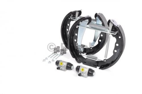 Preisvergleich Produktbild Bosch 204114634 Bremsbackensatz